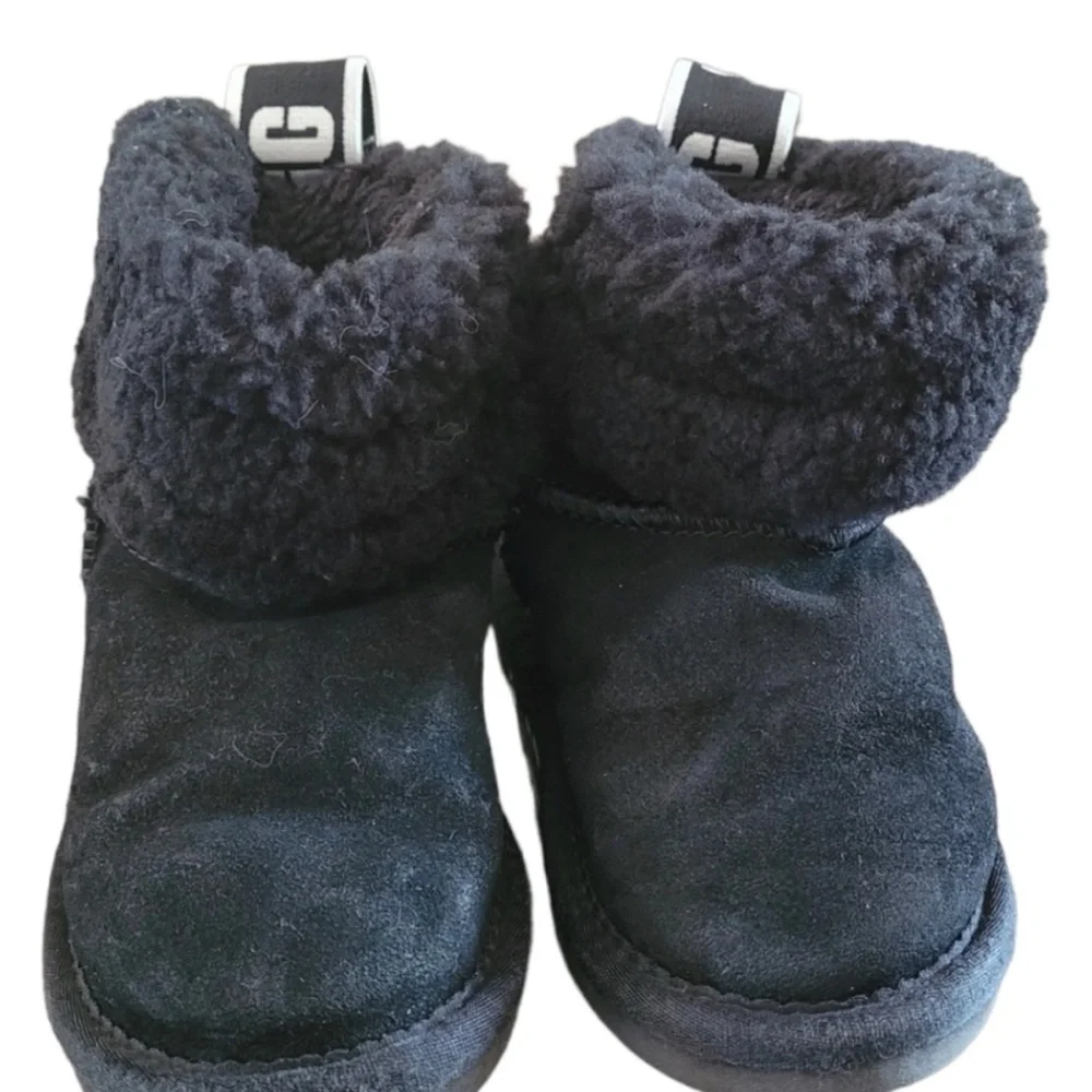 BABY UGGS 🖤 - Picture 4 of 7